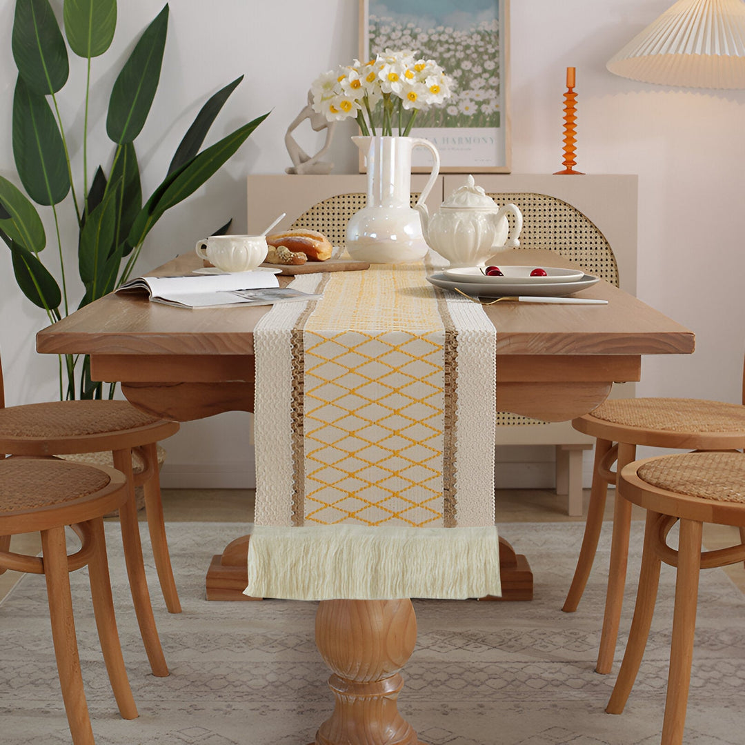 Boho Pöytäliina Hapsuilla 3