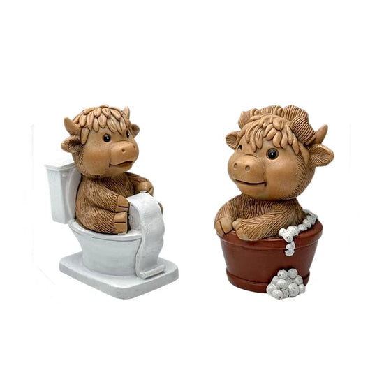 Hauska koristefiguuri ylämaanlehmä wc-istuimella 5