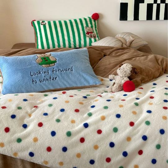 Kaksipuolinen Vuodevaatesetti Pilkuilla ja Pom-pom-kulmilla 2