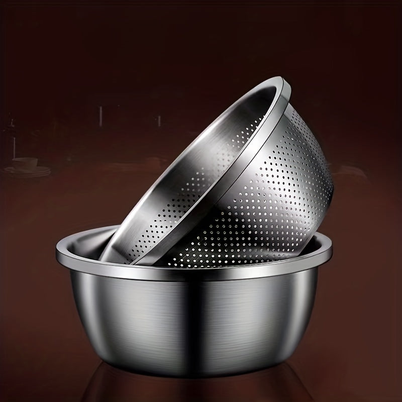 Keittiövälineet: 2 kpl Siivilä ja Sekoituskulho 7