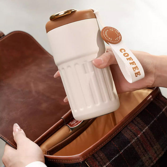 Kompakti Thermoskuppi Innovatiivisella Lämpötilanäytöllä 3