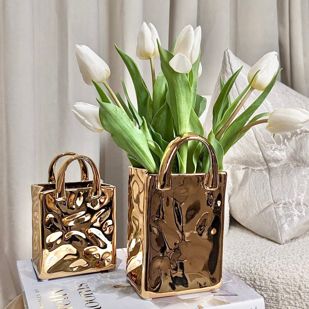 Kultainen Maljakko Luovaan Sisustukseen 0