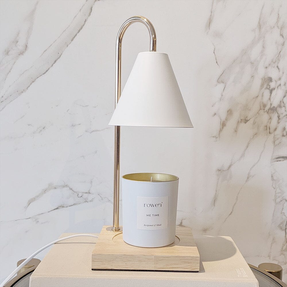 Kynttilänlämmitin Tyylikkäällä Valkoisella ja Kultaisella Muotoilulla 1