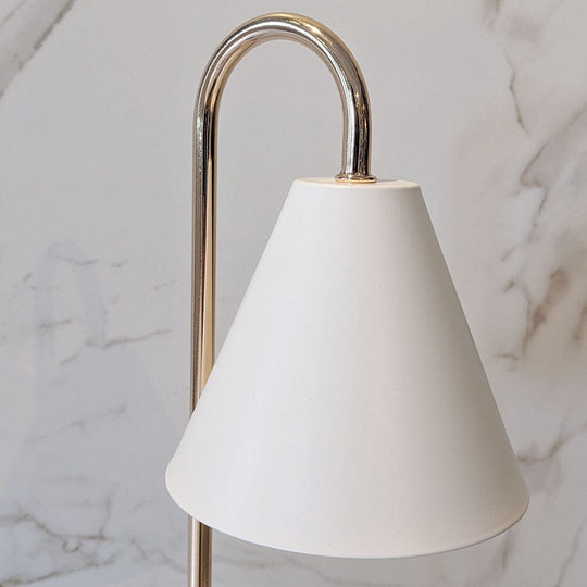 Kynttilänlämmitin Tyylikkäällä Valkoisella ja Kultaisella Muotoilulla 2