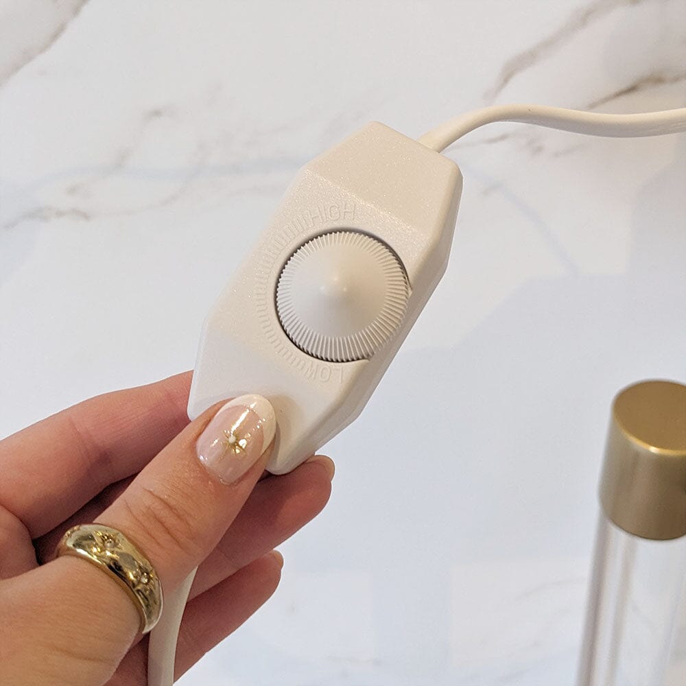 Kynttilänlämmitin Tyylikkäällä Valkoisella ja Kultaisella Muotoilulla 3