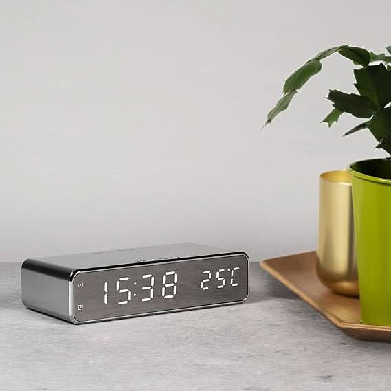Langaton Laturi LED-herätyskello Modernilla Designilla 1