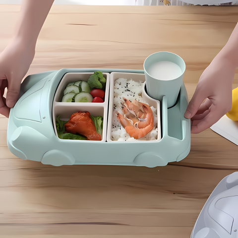 Lasten Ruokailusetti Kilpa-auton Muotoisena 1