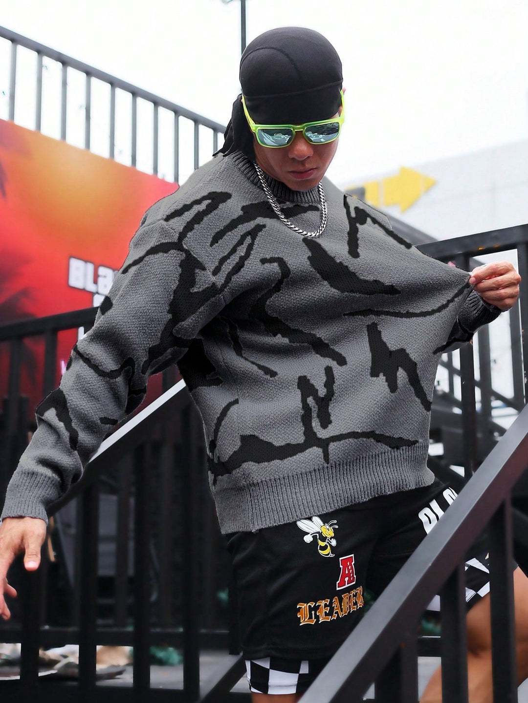 Miesten Rento Neulepaita Graafisella Printillä Crew Neck 8