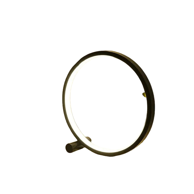 Minimalistinen Pöytävalaisin Modernilla Muotoilulla 0