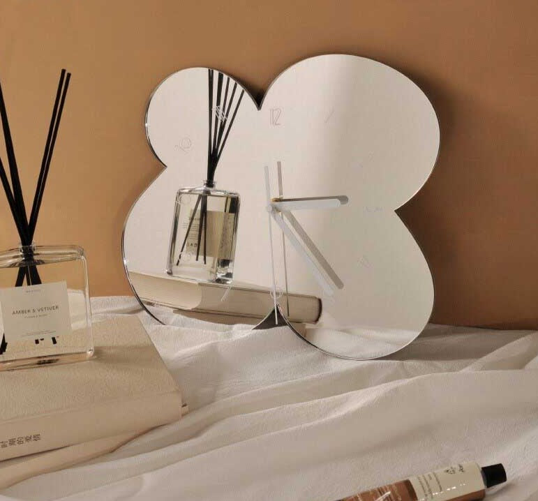 Moderni Akryylipeilikukkaseinäkello 1