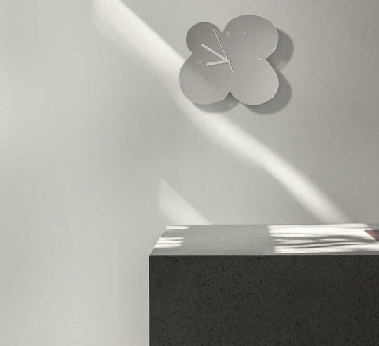 Moderni Akryylipeilikukkaseinäkello 2