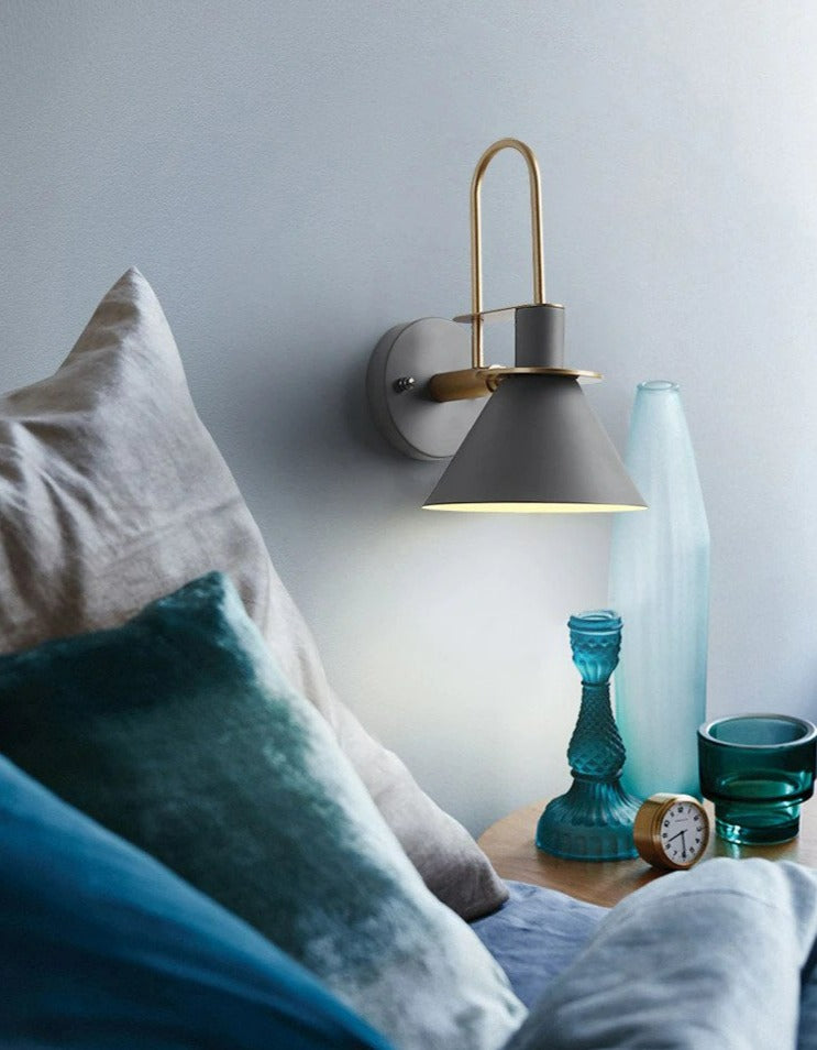 Moderni Seinävalaisin Tyylikkäällä Designilla 10