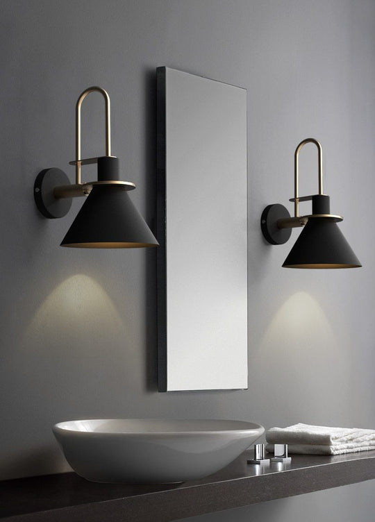 Moderni Seinävalaisin Tyylikkäällä Designilla 2