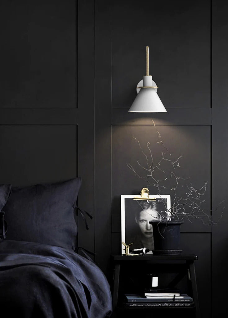 Moderni Seinävalaisin Tyylikkäällä Designilla 7