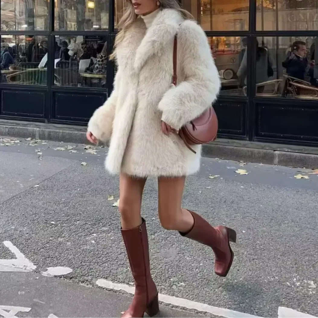 Naisten Keskitakki Tyylikkäällä Siluetilla 1