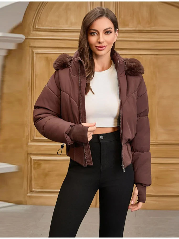 Naisten Talvitakki Hupulla Tyylikkäällä Leikkauksella 1