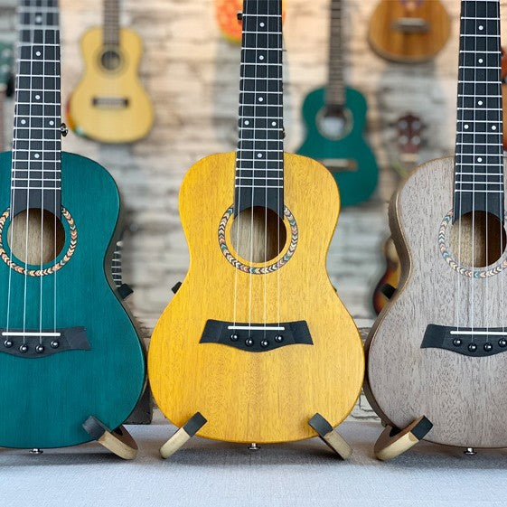 Naisten akustinen ukulele ainutlaatuisella runkomuodolla 4
