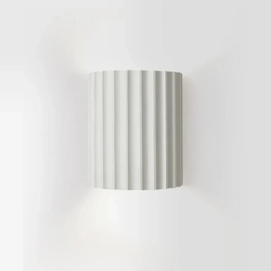 Nykyaikainen Seinävalaisin Minimalistisella Muotoilulla 1