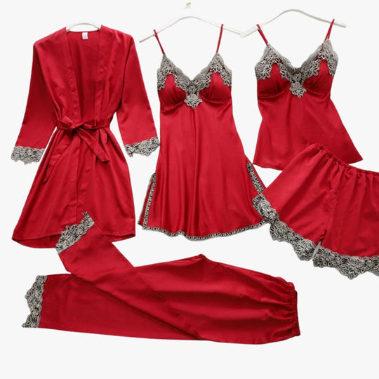 Pehmeä silkkiä muistuttava pyjama-setti 7