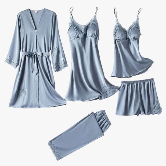 Pehmeä silkkiä muistuttava pyjama-setti 9