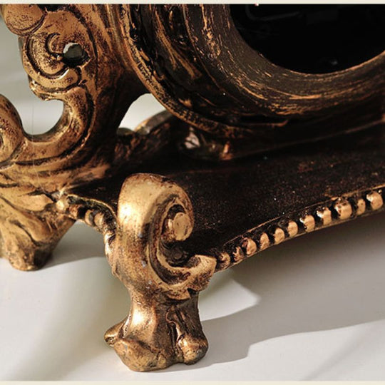 Pöytäkello Retrotyylillä 6