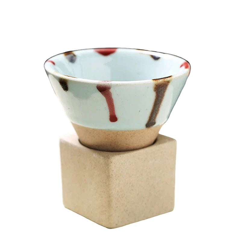 Taiteellinen kartiomainen kahvimuki 0