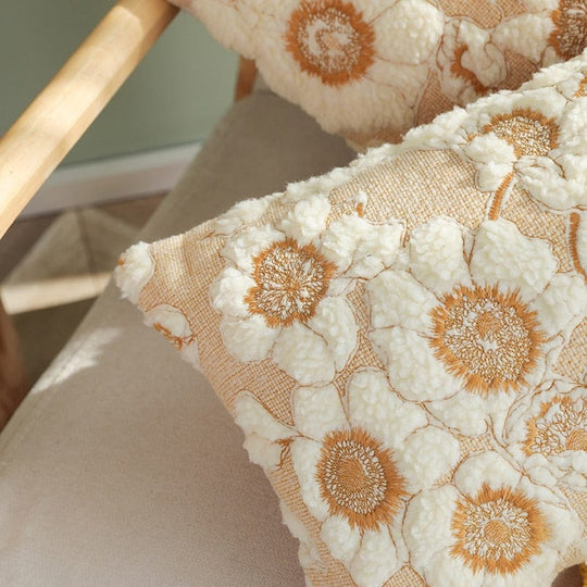 Tyynynpäällinen Kukka- ja Brodeerauskuvio 4
