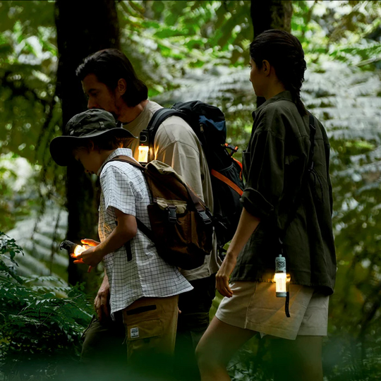 Ulkoilma Hyttyskarkotin ja Lamppu 1