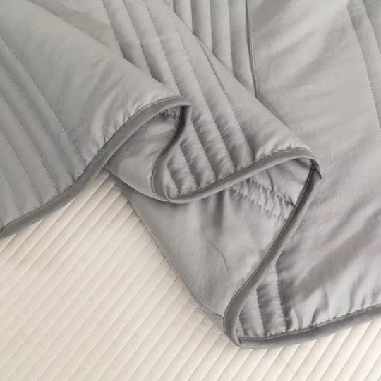 Unisex Cooling Blanket Lightweight Breathable Design 3