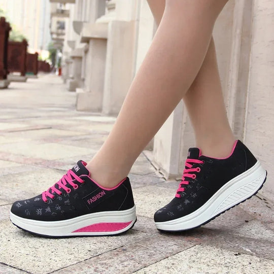 Naisten alustan kiila Lace-Up Sneakers