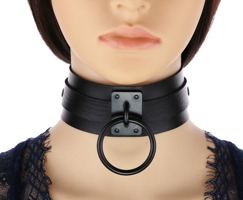 Goottilainen Choker Kaulakoru