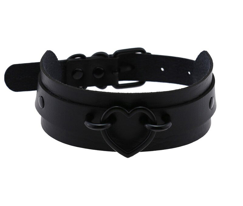 Goottilainen Choker Kaulakoru